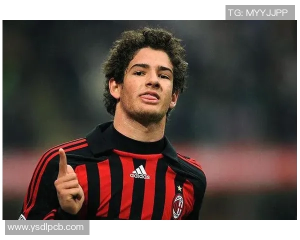 回顾昔日足球传奇人物名字大全带你重温经典瞬间