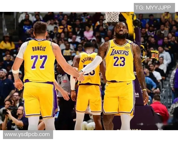 湖人队与黄蜂队激战12月16日精彩回顾与赛后分析 湖人队与黄蜂队激战12月16日精彩回顾与赛后分析